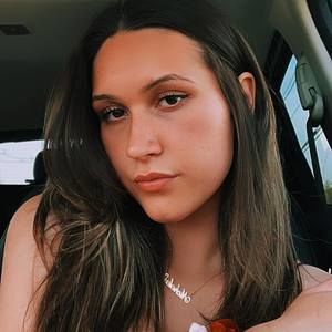 Meet your Posher, Alexia